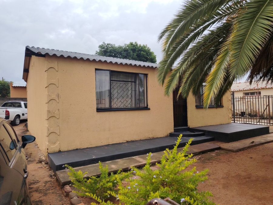 To Let 2 Bedroom Property for Rent in Mabopane Unit C North West